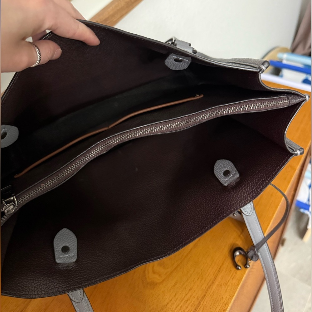 Coach Tyler Grey Carryall Pebble Leather Tote Bag - Picture 6 of 7